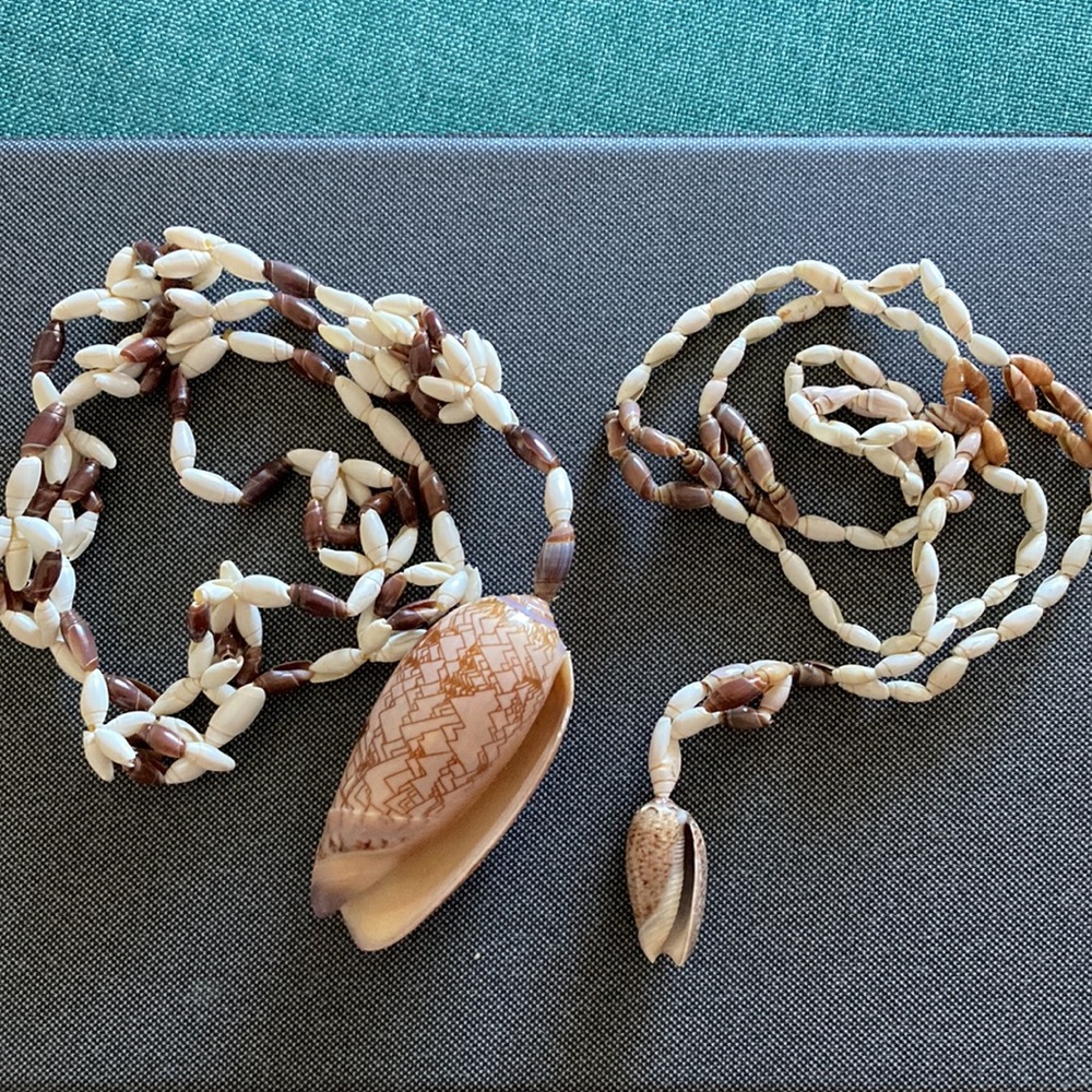 Vintage Patterned Seashell Necklaces - image 1